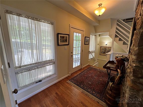 3rd image of 638 Ridge Road