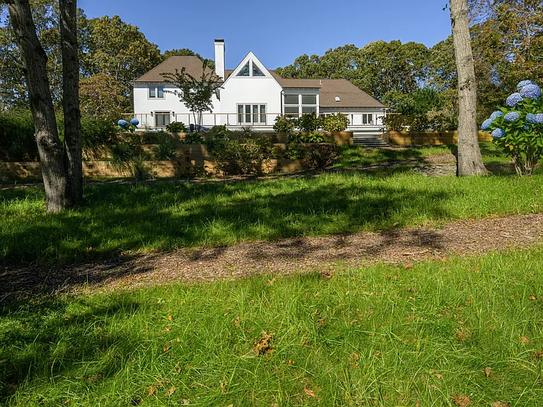 58 Edge Of Woods Rd — Photo 30