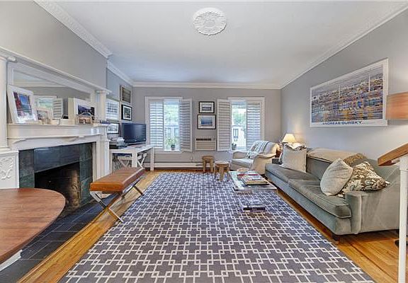 2nd image of 479 W 22nd St APT 4