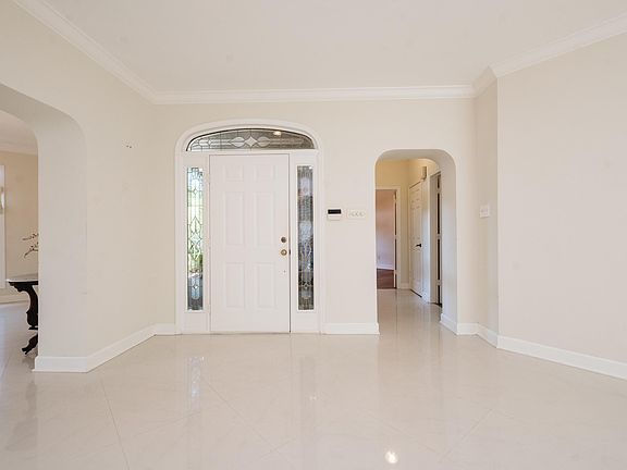 3rd image of 51 Hunters Green Cir