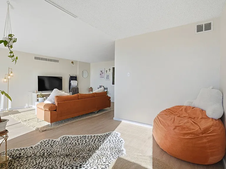 1020 15th St #35N — Photo 22