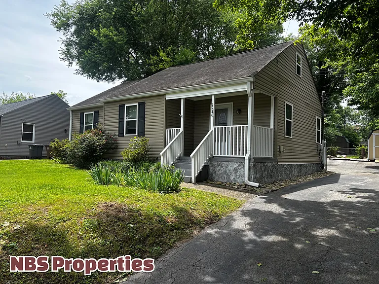 1940 McClung Ave — Photo 2