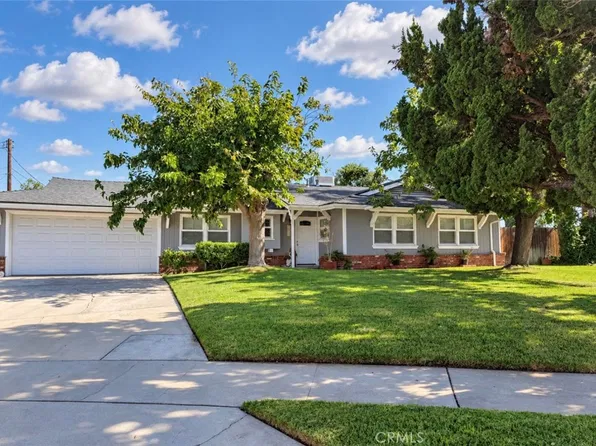 5060 Berryhill Pl, Riverside, CA 92507