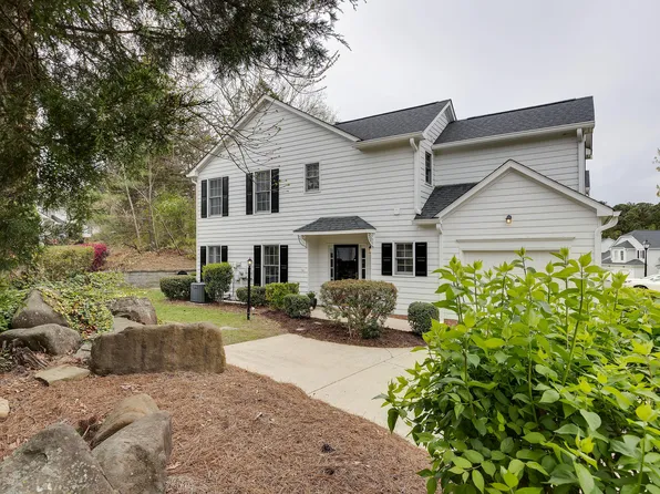 18 Lake Village Dr, Durham, NC 27713