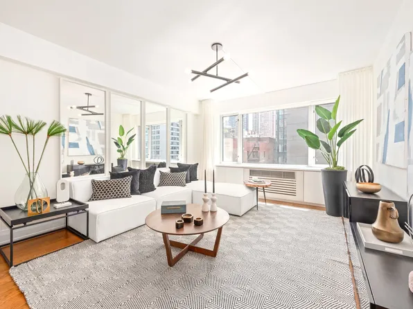 211 East 51st Street image 1 of 13