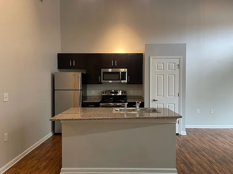 Lofts at Poplar Pointe — Photo 17