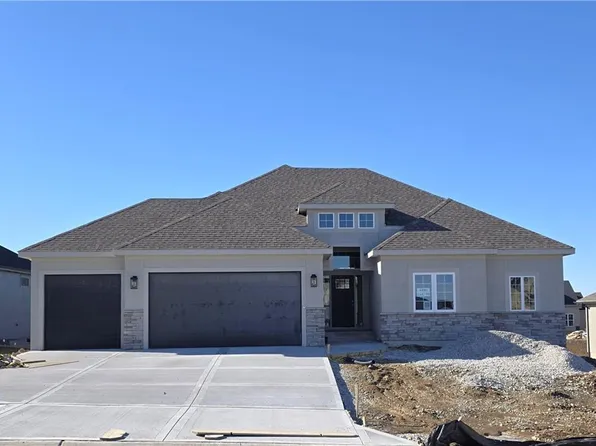 4490 145th Ter, Basehor, KS 66007