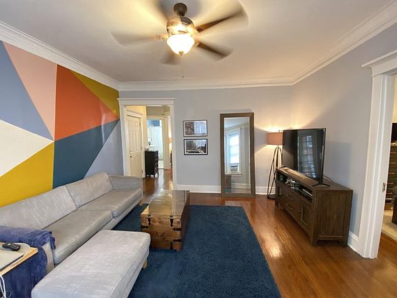 3rd image of 718 W Waveland Ave APT 2S