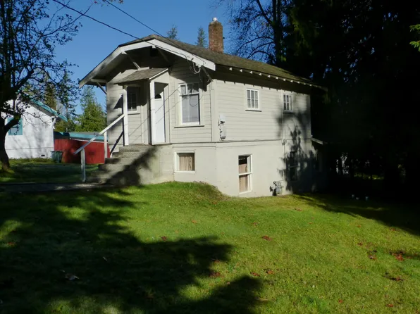 3931 Lakeway Dr, Bellingham, WA 98229