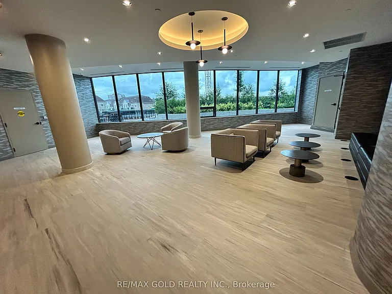 5105 Hurontario St #809 — Photo 35