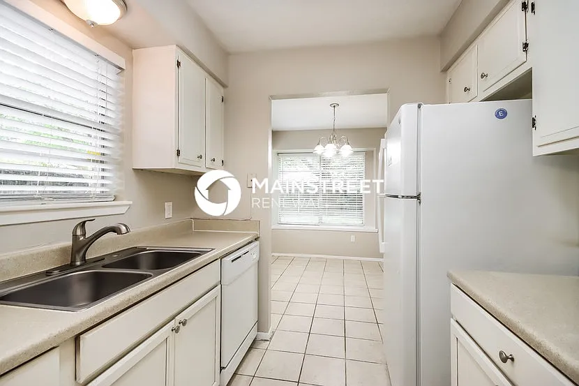 23123 Newgate Dr — Photo 4