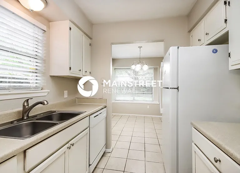 23123 Newgate Dr — Photo 5