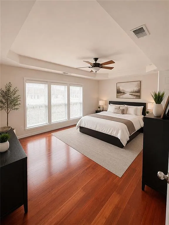 4 bed, 2.5 bath, 2779 sqft, $3,150 — Photo 2