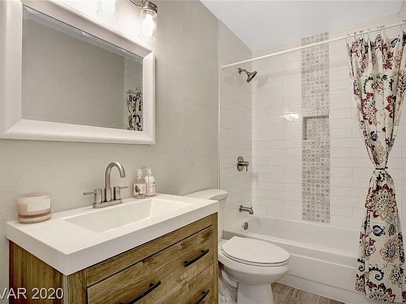 4th image of 1706 Rockwell Ln