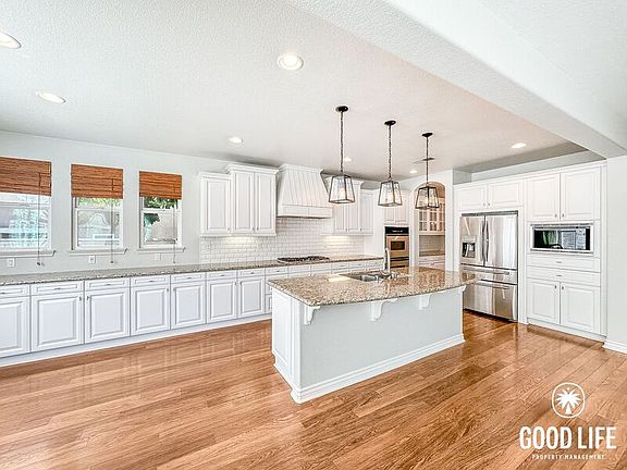 2nd image of 823 Scenic Terrace Pl