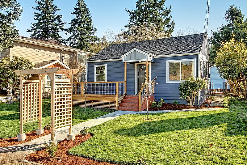 1st image of 300 1st Ave NE