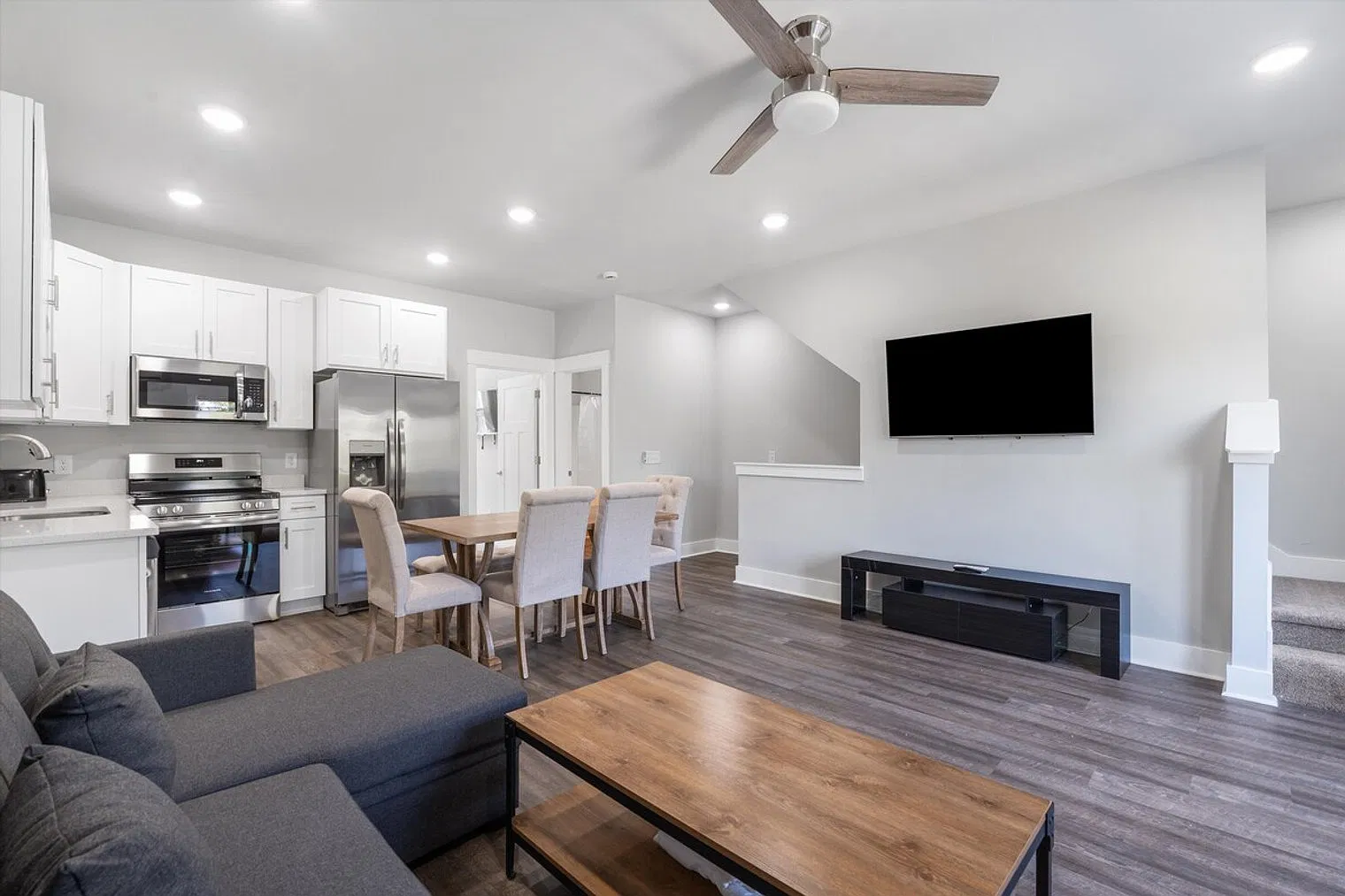 3 bed, 3.0 bath, $10,353 — Photo 2