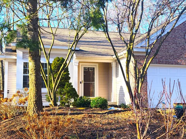 5851 Lyn Haven Dr SE, Kentwood, MI 49512