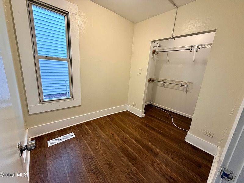 5th image of 167 Paine Street