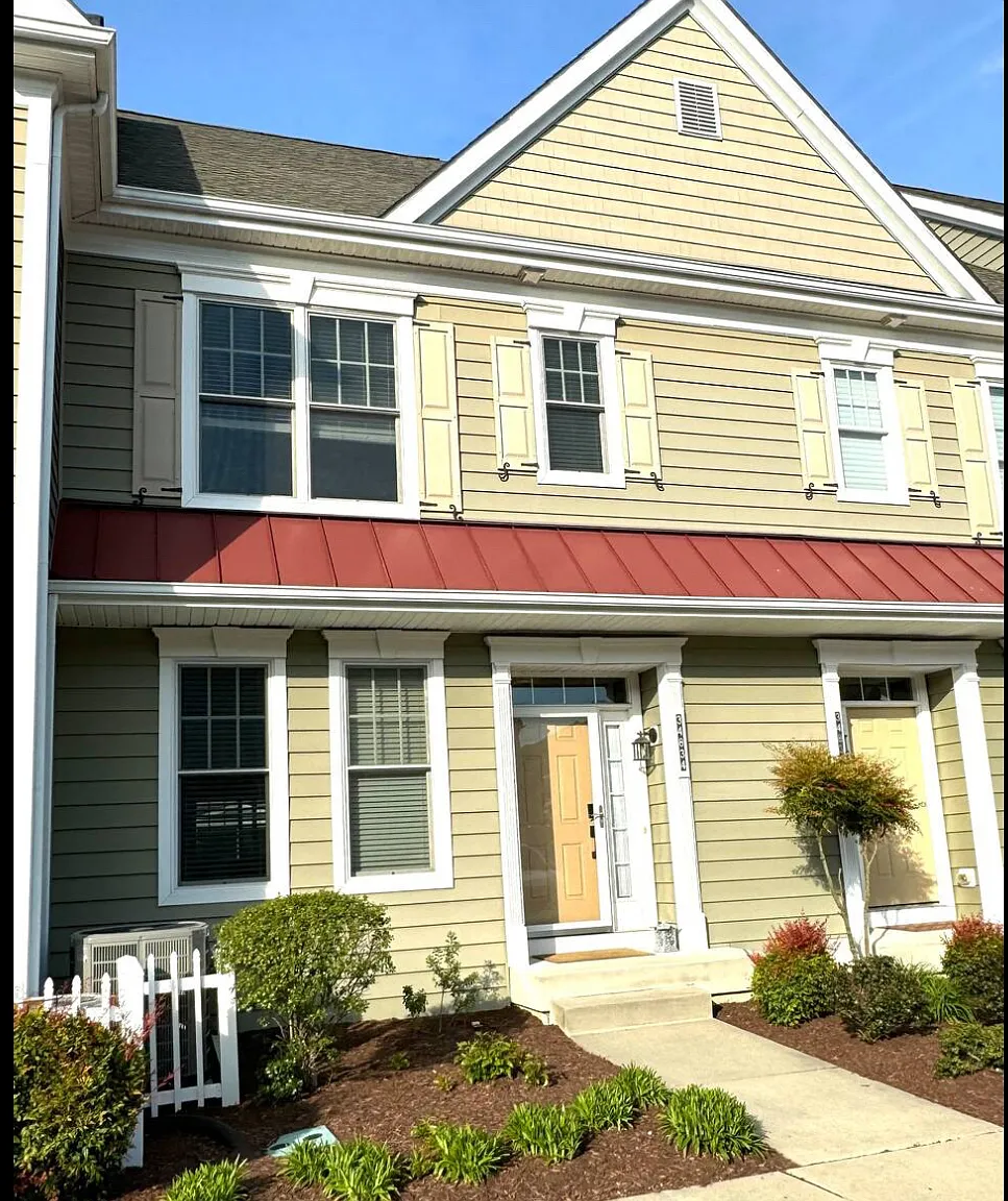 3 bed, 3.5 bath, 2048 sqft, $2,400 — Photo 1