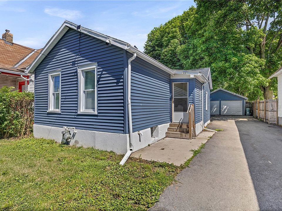 1st image of 30 De Jonge St