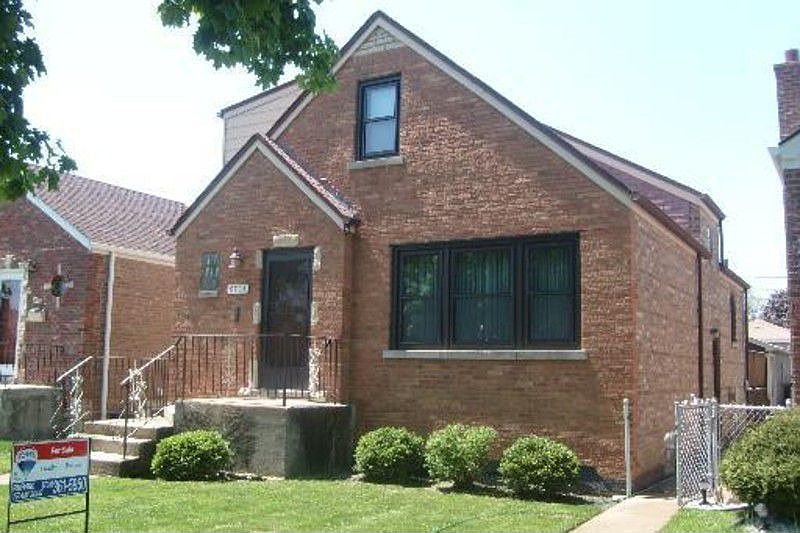 2nd image of 6754 S Kostner Ave