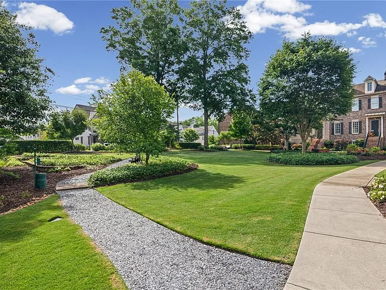 335 Rose Garden Ln — Photo 34