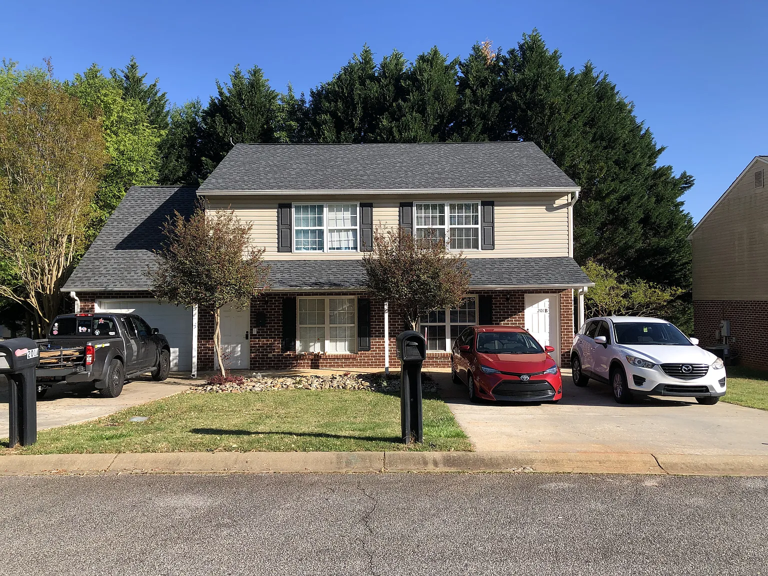 3 bed, 1130 sqft, $1,600 — Photo 1