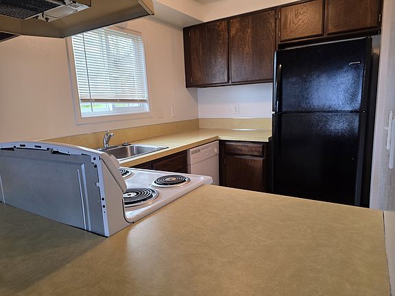 4th image of 223 NW Nye St APT 8