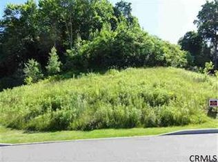30 Cobblestone Ln, Troy, NY 12180