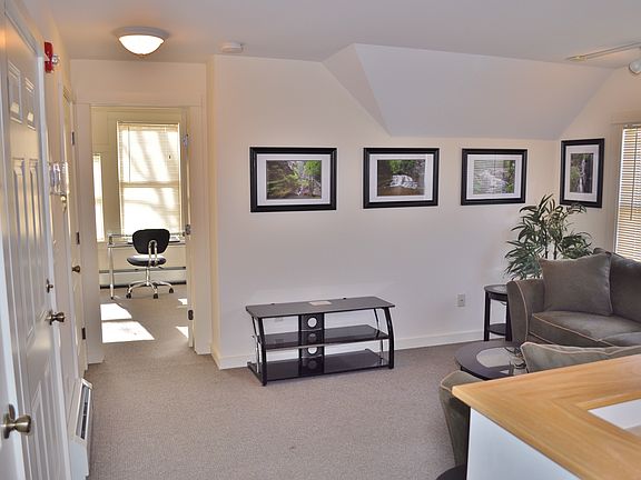 4th image of 203 Williams St #6