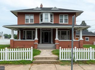 53 E Hummelstown St, Elizabethtown, PA 17022