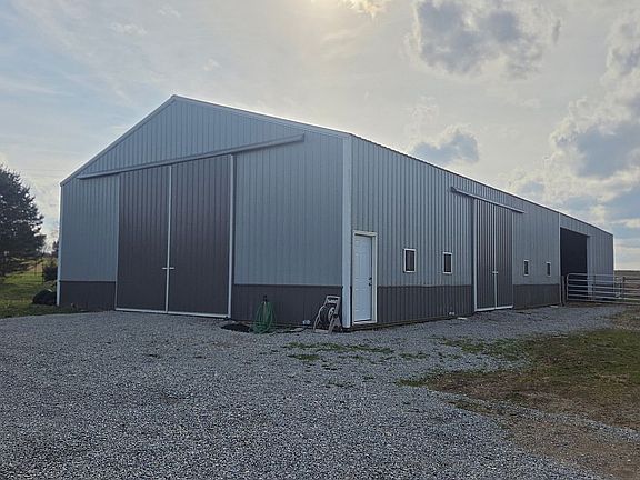 5th image of 895 Hale Rd