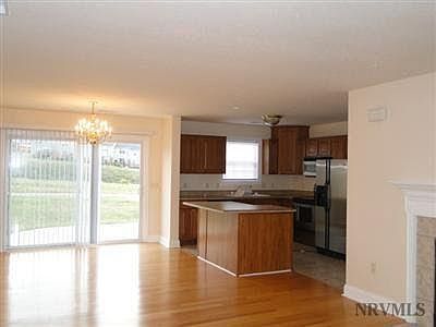 4th image of 1732 Lions Dr