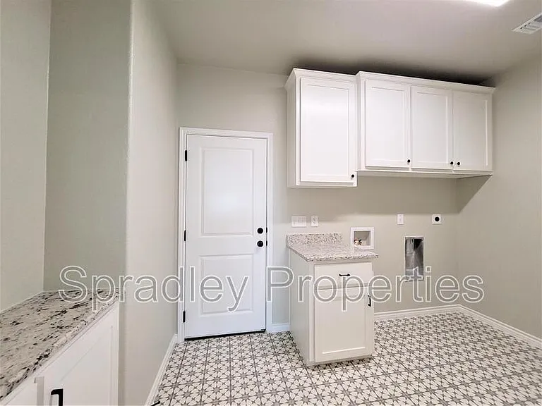 6120 Modena Dr — Photo 5