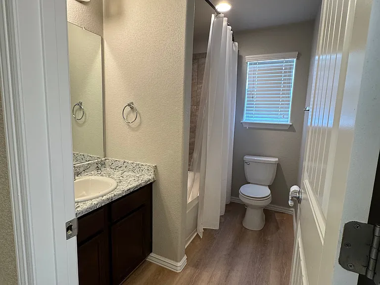 6802 Galpin Dr — Photo 24