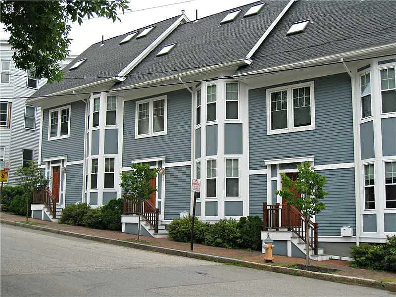 3 bed, 2.5 bath, 2200 sqft, $2,926 — Photo 1