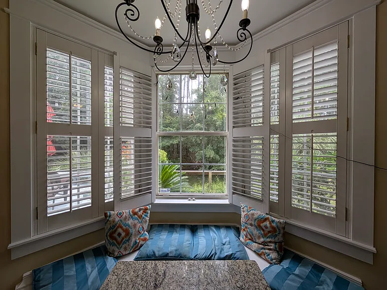 1920 Oak Tree Ln — Photo 13