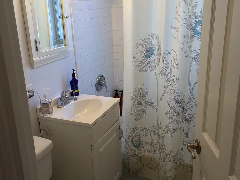 2605 W Rosemont Ave #2 — Photo 6