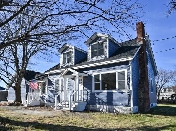 8 Island Pond Road, Pelham, NH 03076