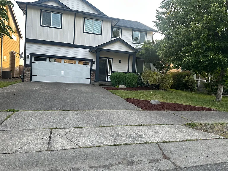40th Ave E — Photo 8