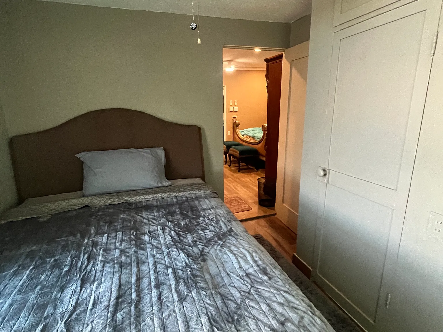 3 bed, 400 sqft, $1,400 — Photo 2