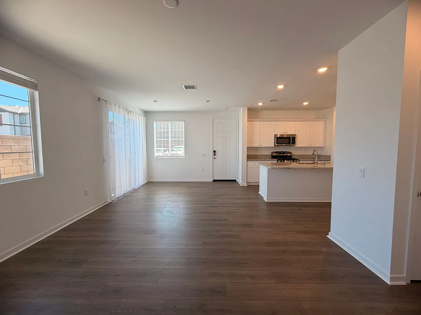 29388 Oceanside Dr, Winchester CA | Nearly New 4-Bedroom Home in Winchester | Modern Finishes + 2... — Photo 4