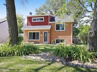 0S016 East St, Winfield, IL 60190