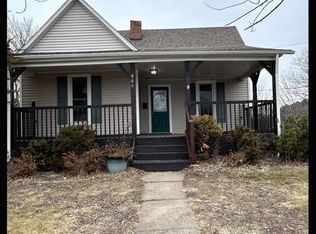 905 Sunset Dr, Macon, MO 63552