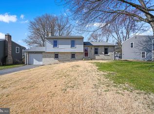 458 Amesbury Rd, Lancaster, PA 17601