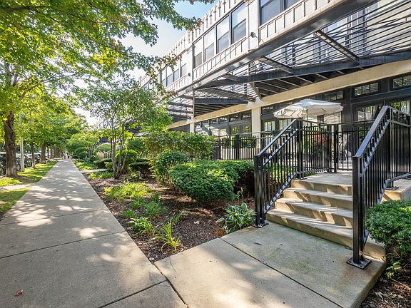 4th image of 1000 W 15th St Unit 133