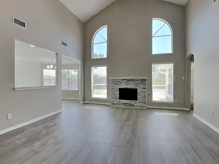 10406 Comanche Springs Ct — Photo 2