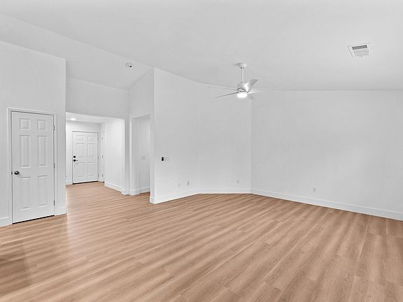 5th image of 1028 W Westmont Court
