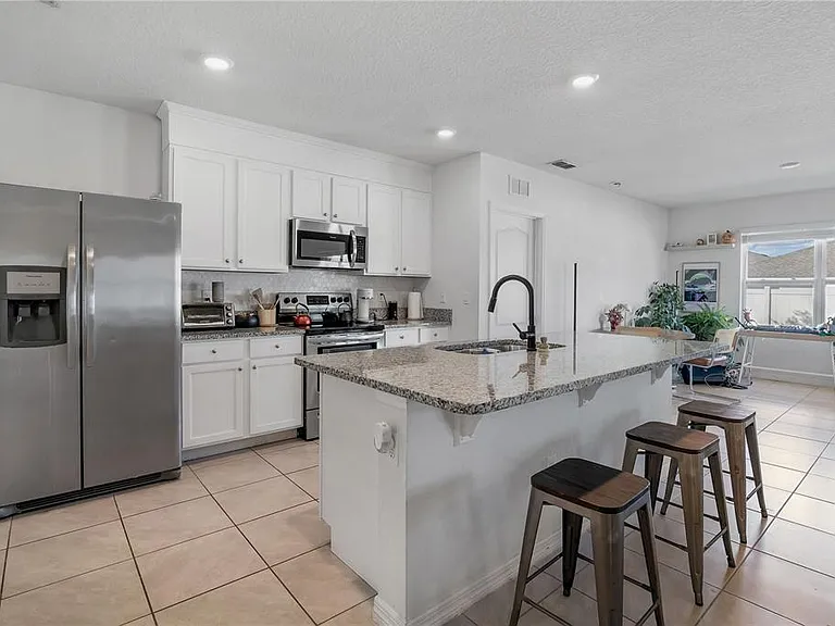 9009 Pinales Way — Photo 6